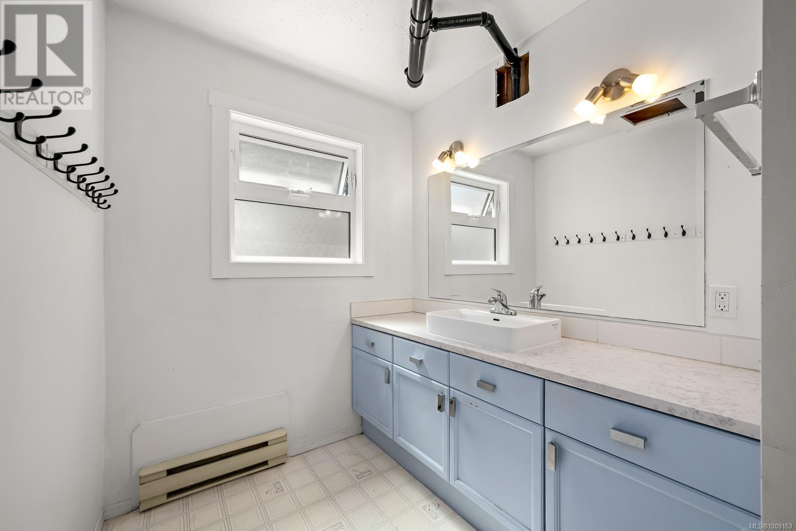532 Walter Rd, Comox