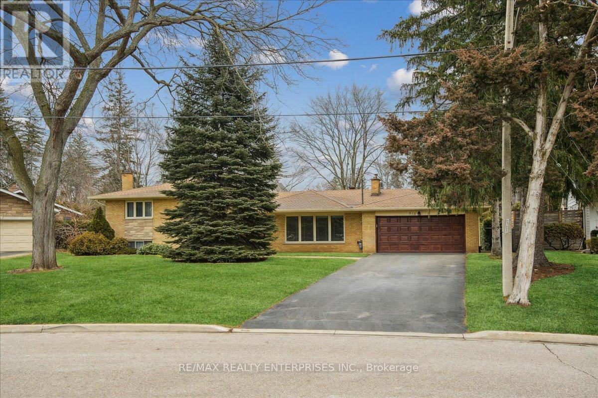 Photo 1 of 613 Sequin Crescent, Mississauga ON