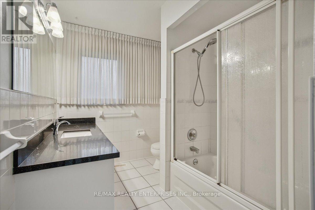 Photo 17 of 613 Sequin Crescent, Mississauga ON