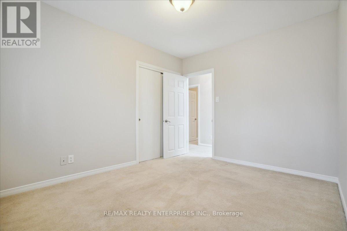 Photo 19 of 613 Sequin Crescent, Mississauga ON