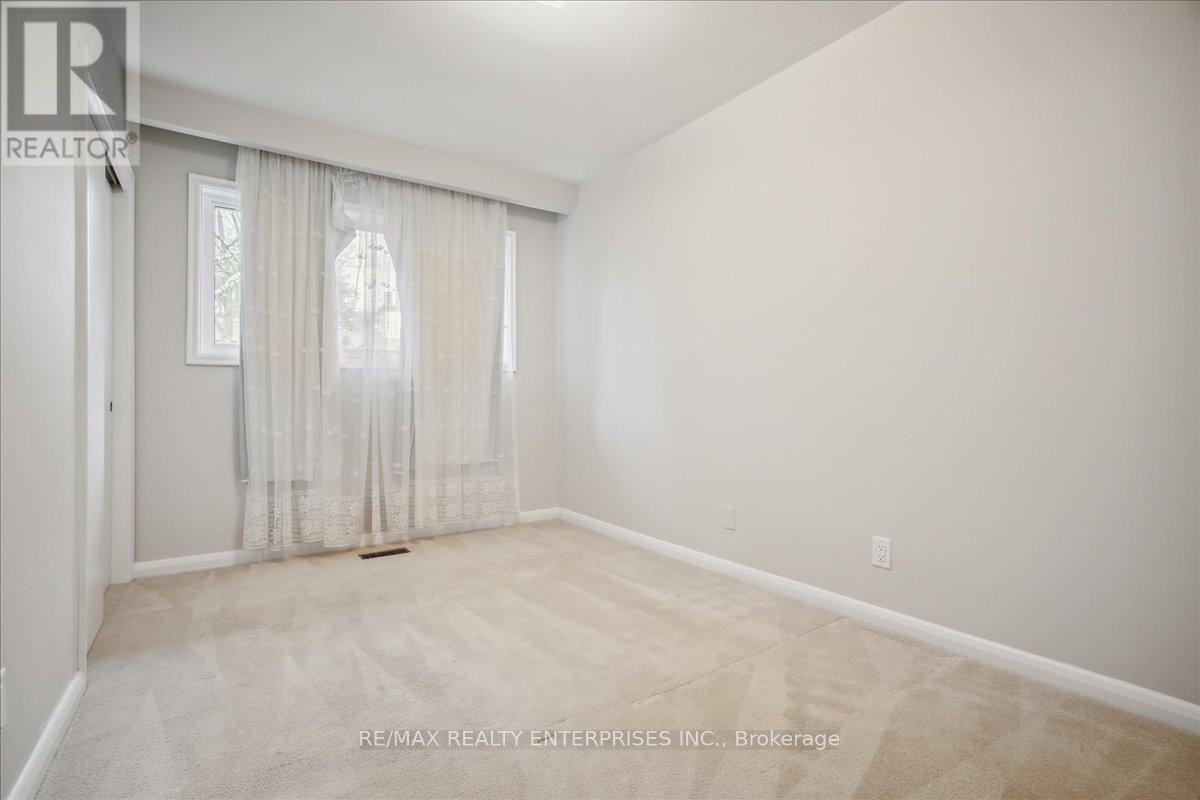 Photo 20 of 613 Sequin Crescent, Mississauga ON