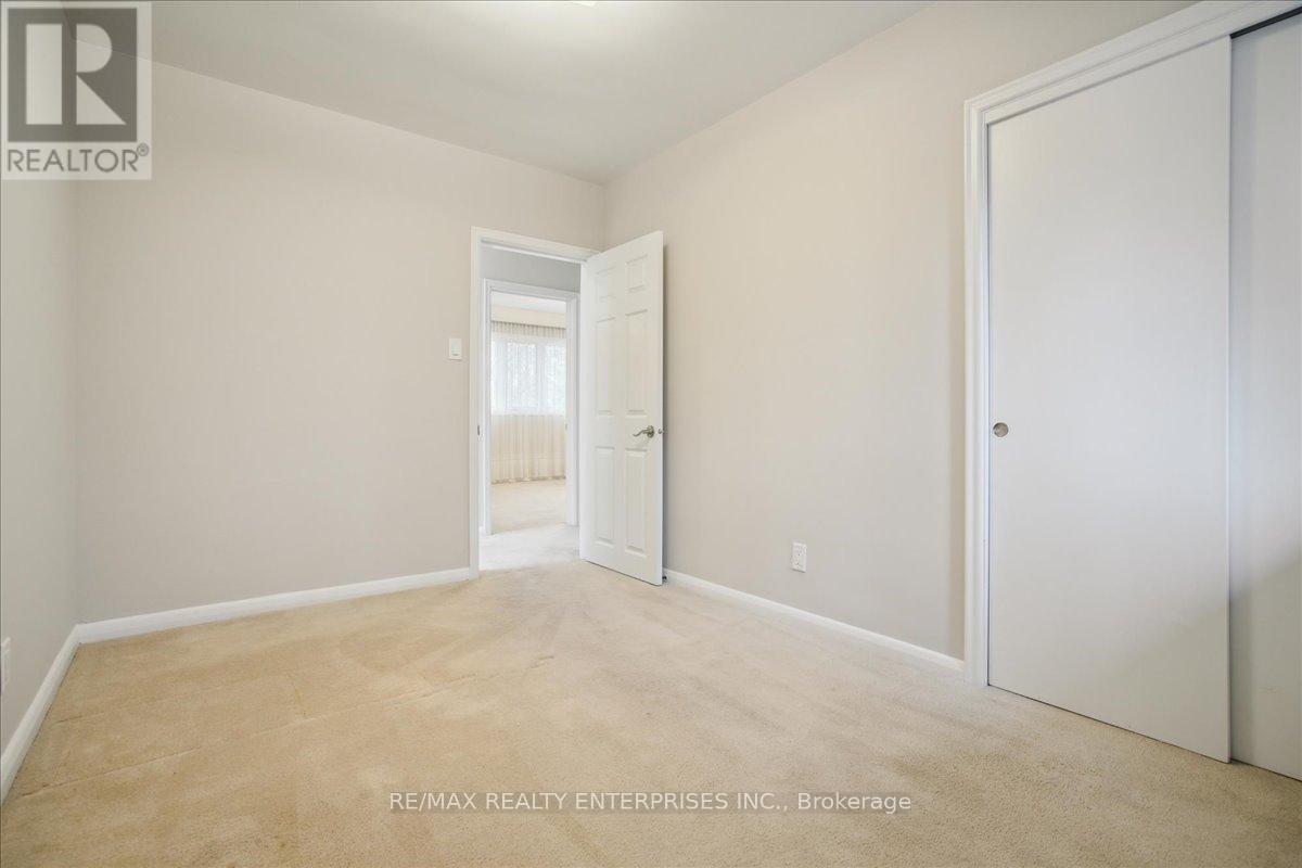 Photo 21 of 613 Sequin Crescent, Mississauga ON