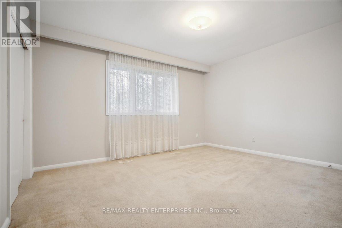 Photo 22 of 613 Sequin Crescent, Mississauga ON