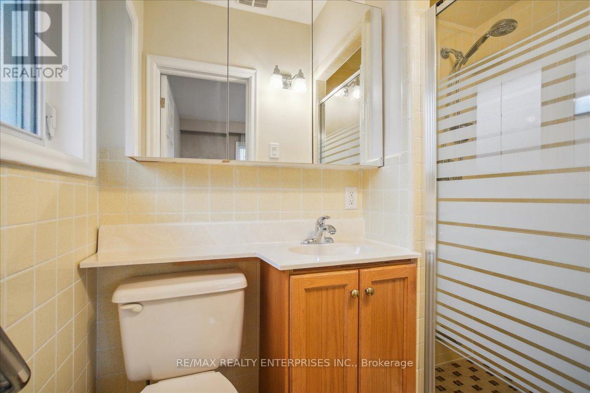 Photo 24 of 613 Sequin Crescent, Mississauga ON