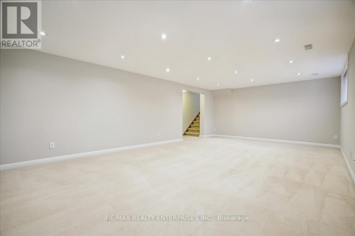 Photo 28 of 613 Sequin Crescent, Mississauga ON