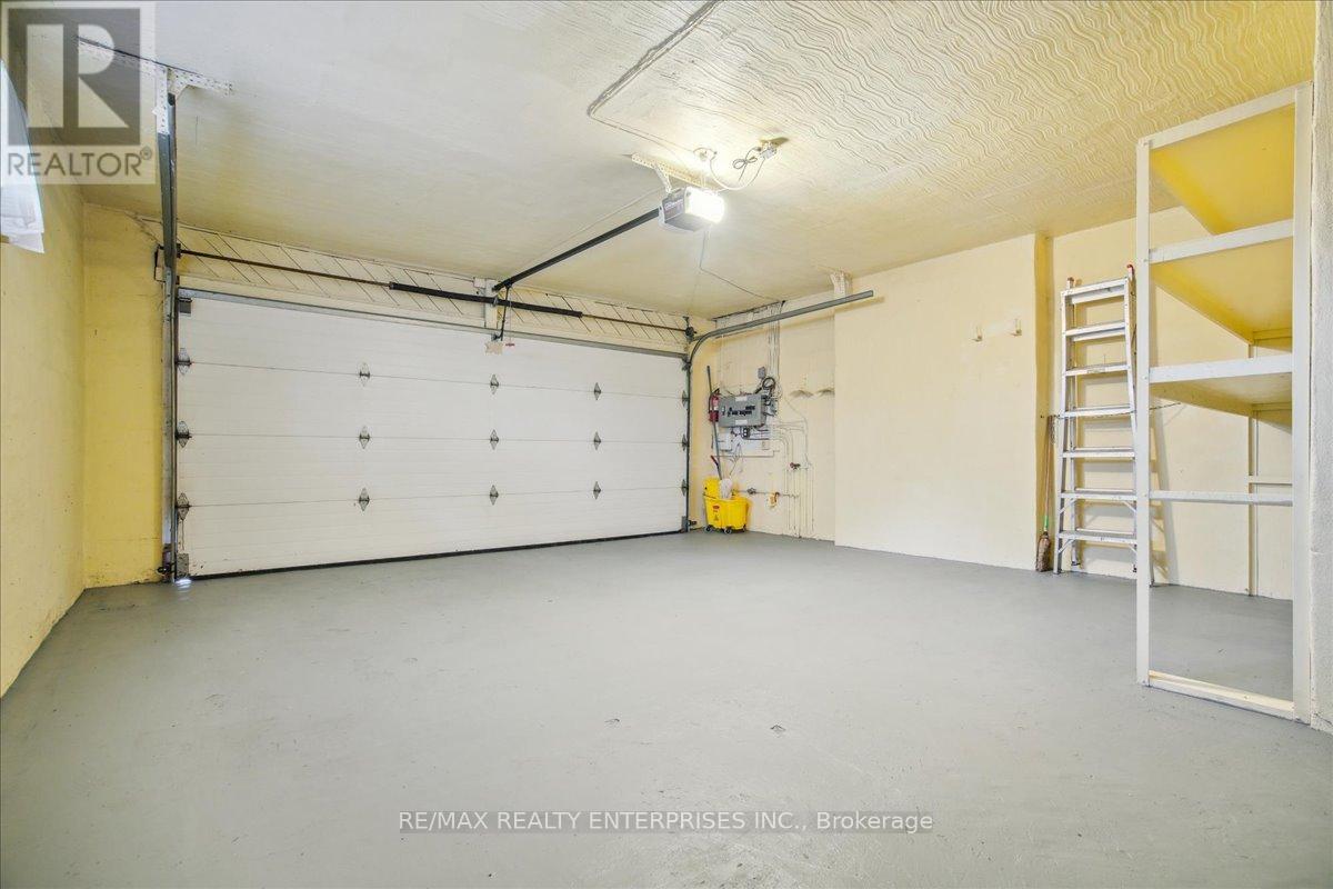 Photo 34 of 613 Sequin Crescent, Mississauga ON