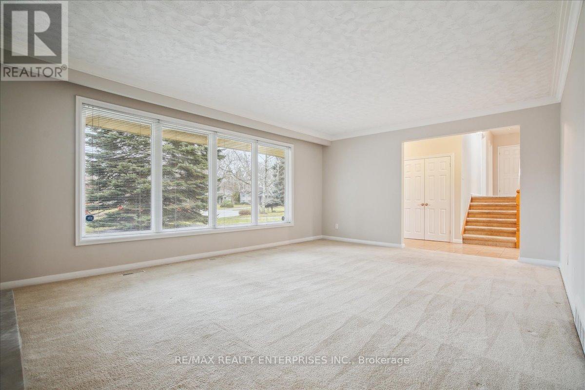 Photo 6 of 613 Sequin Crescent, Mississauga ON
