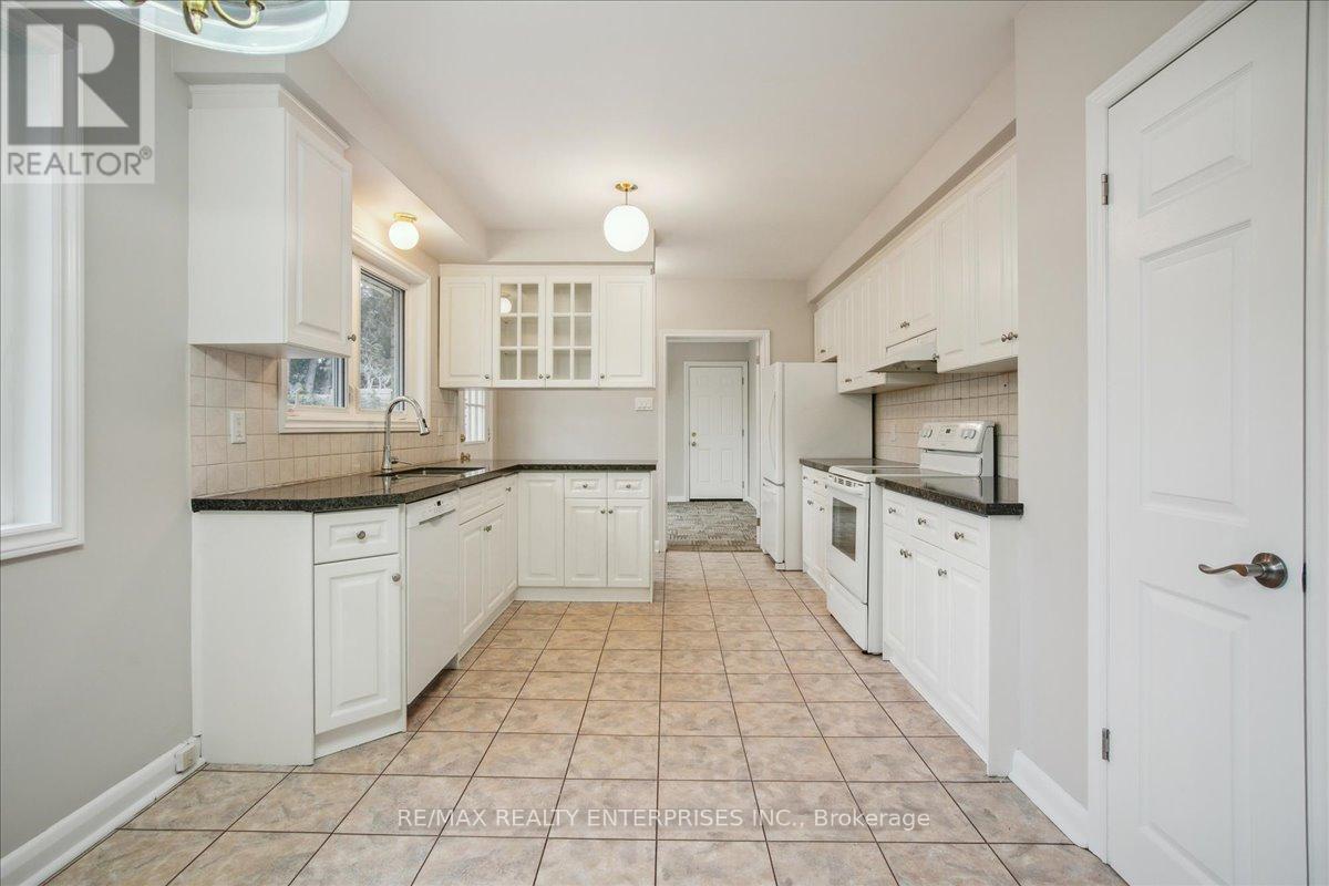 Photo 9 of 613 Sequin Crescent, Mississauga ON