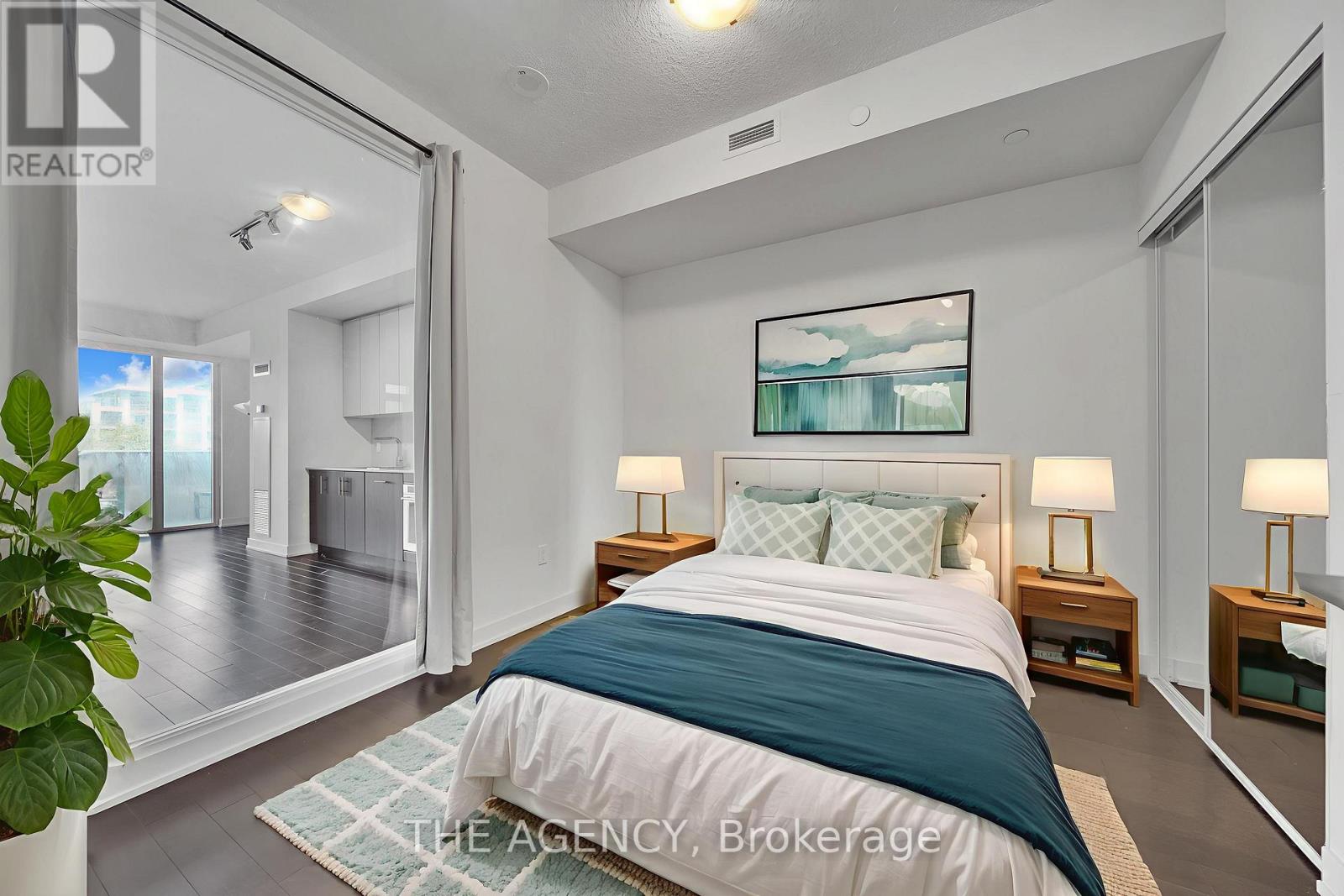 Photo 3 of 508 330 Richmond Street W, Toronto ON