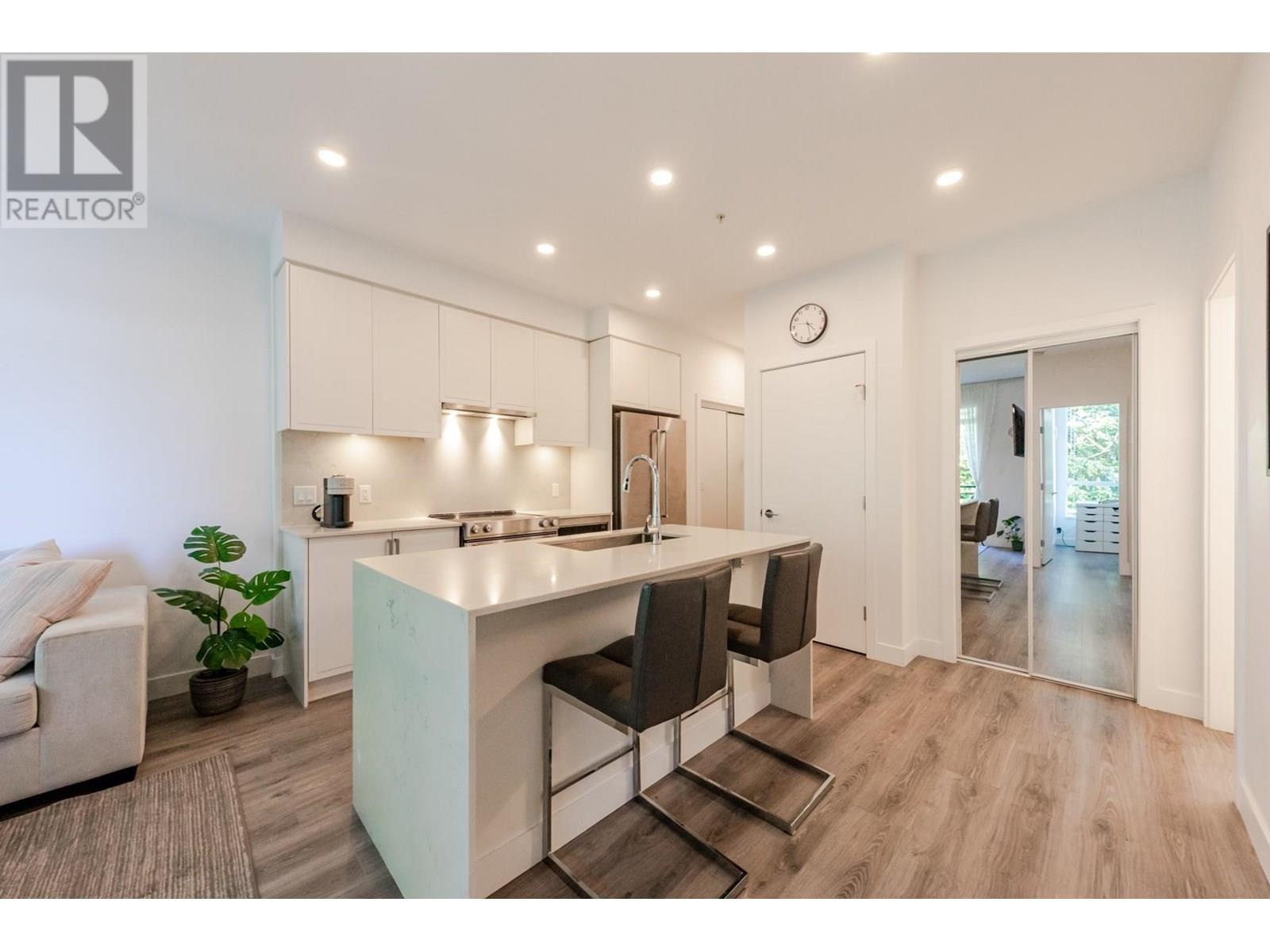Photo 14 of 401 700 Clarke Road, Coquitlam BC