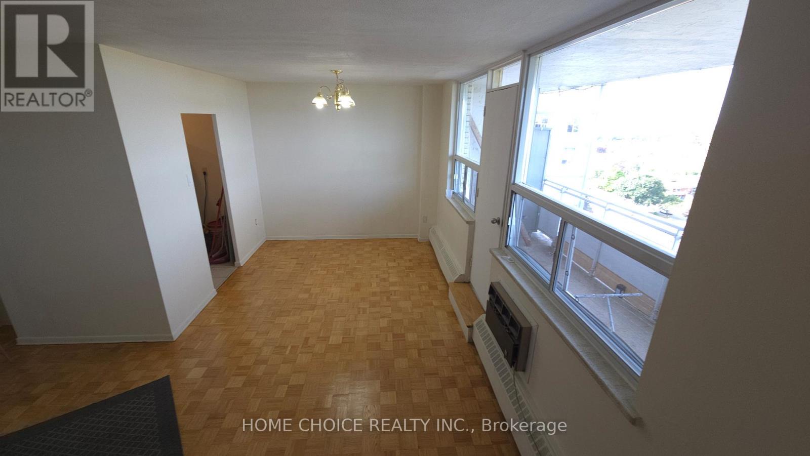 Photo 15 of 803 3460 Keele Street, Toronto ON