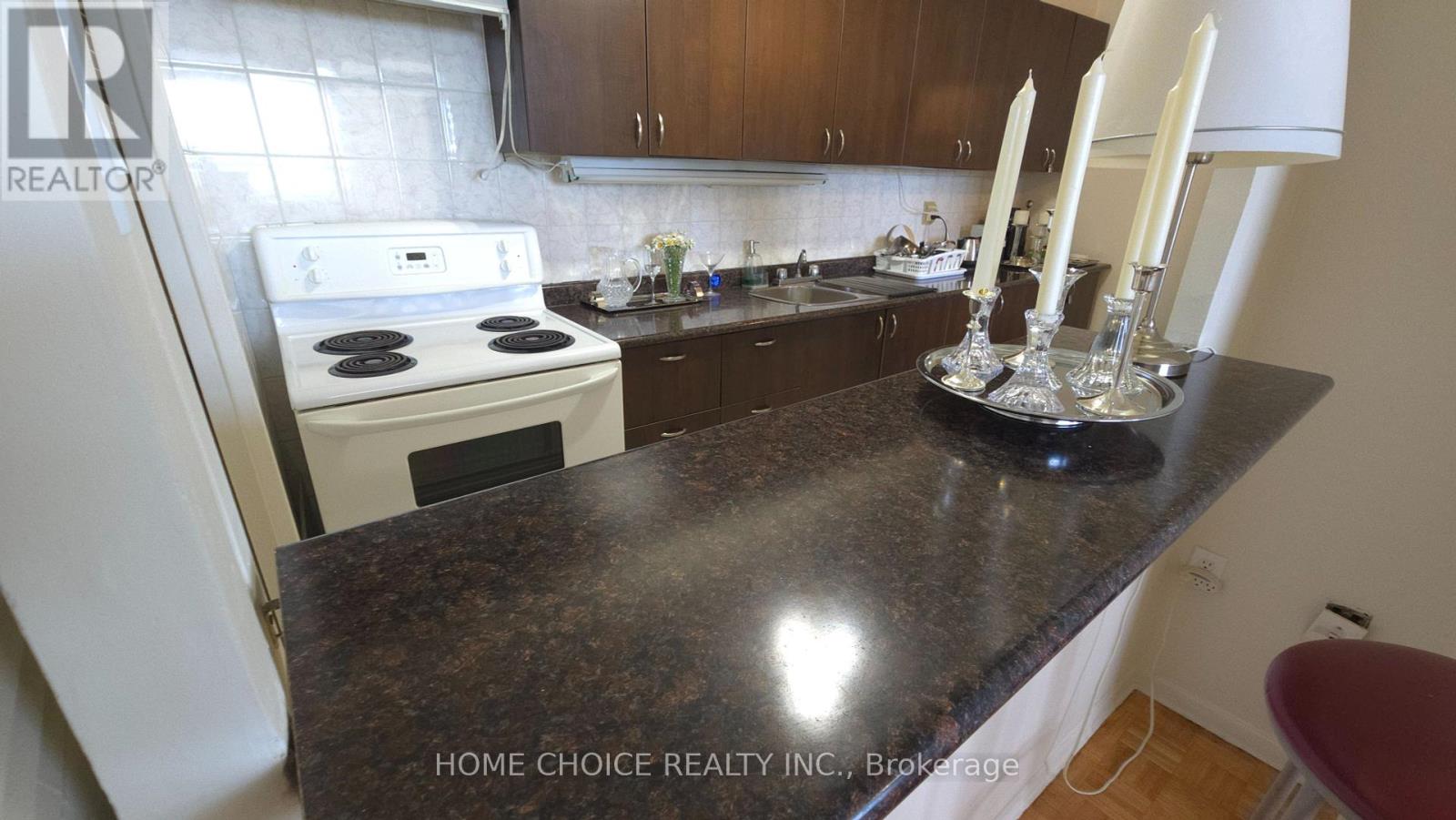 Photo 18 of 803 3460 Keele Street, Toronto ON