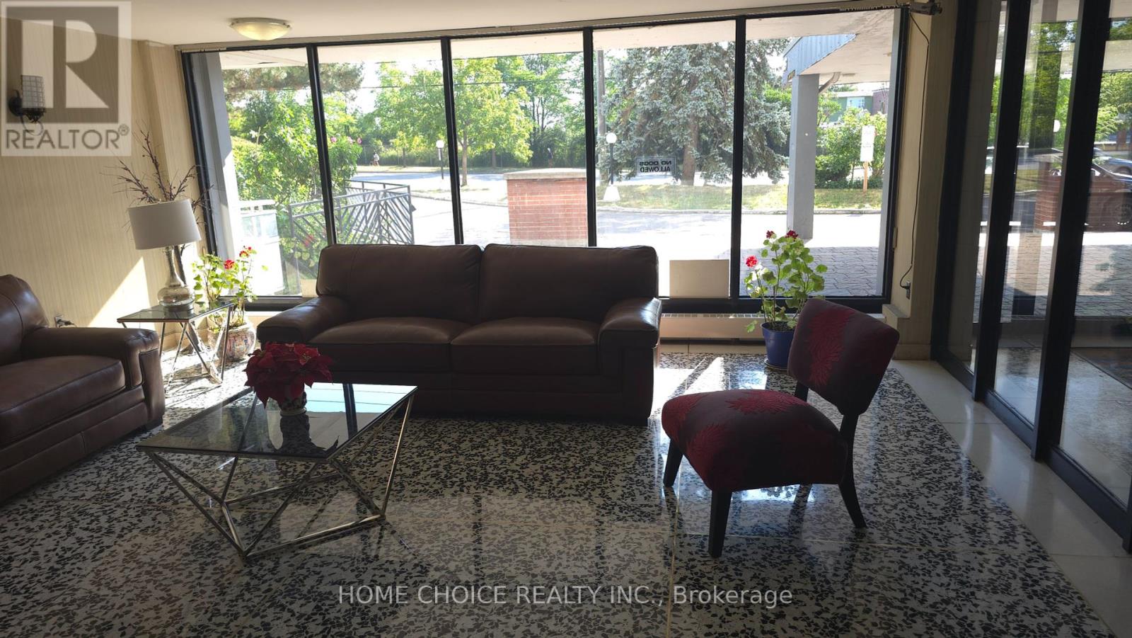Photo 5 of 803 3460 Keele Street, Toronto ON