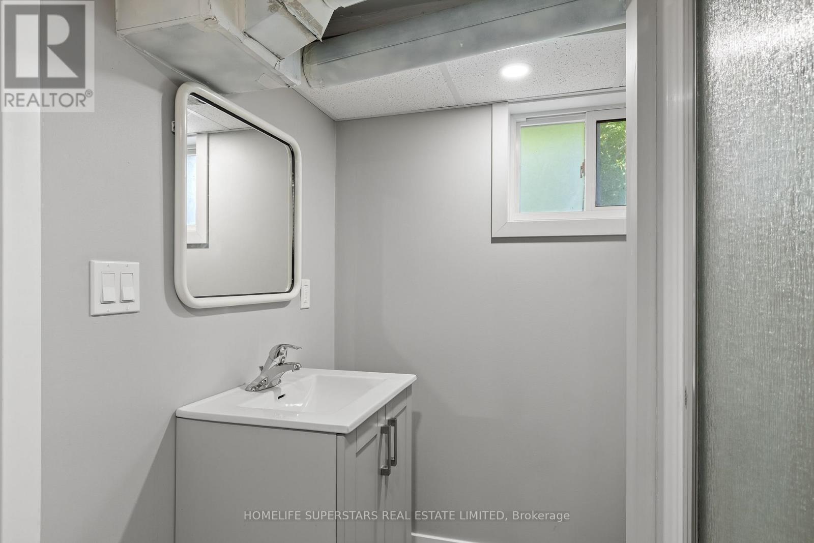 Photo 10 of 275 Raglan Road N, Kingston ON