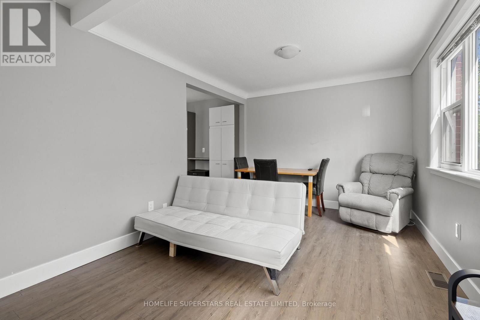Photo 4 of 275 Raglan Road N, Kingston ON
