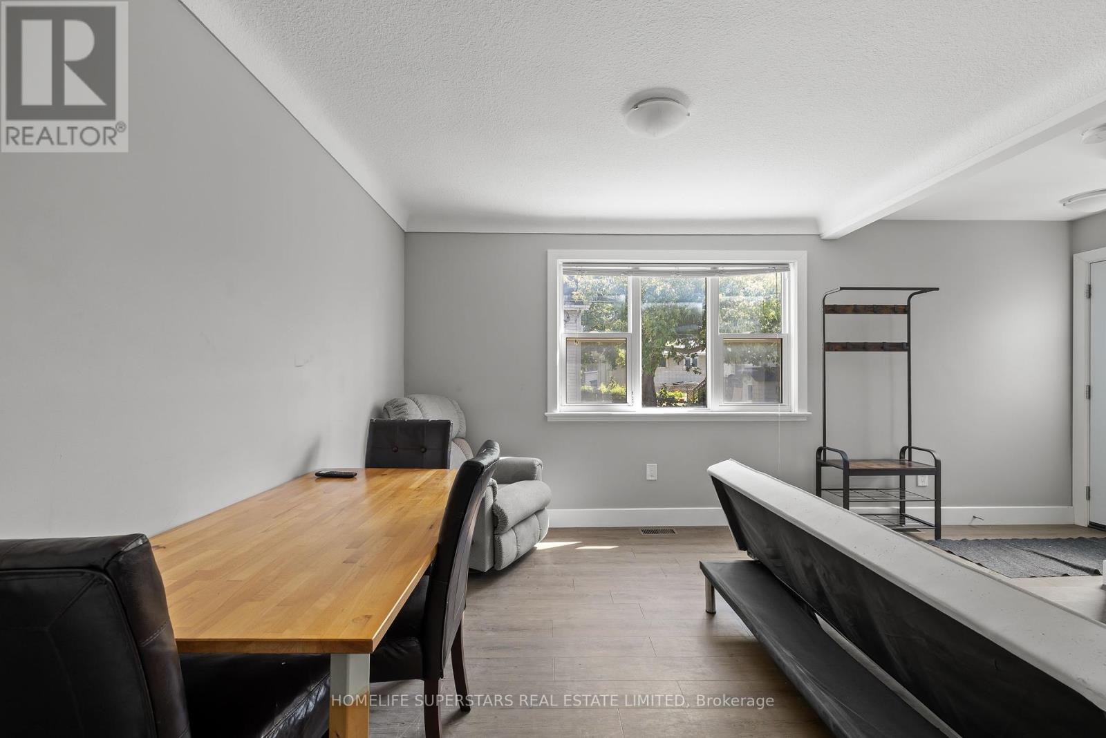 Photo 11 of 275 Raglan Road N, Kingston ON