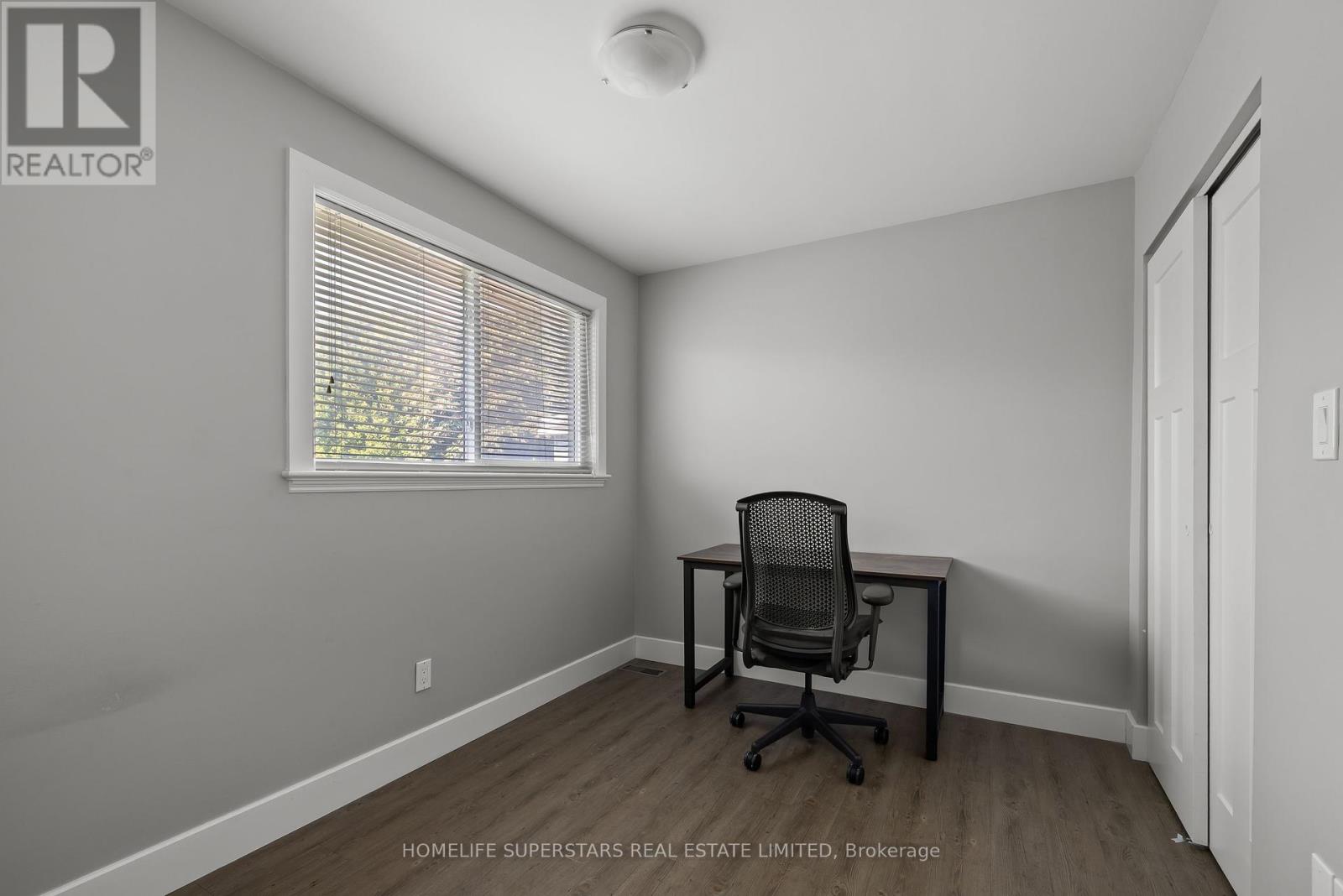 Photo 15 of 275 Raglan Road N, Kingston ON