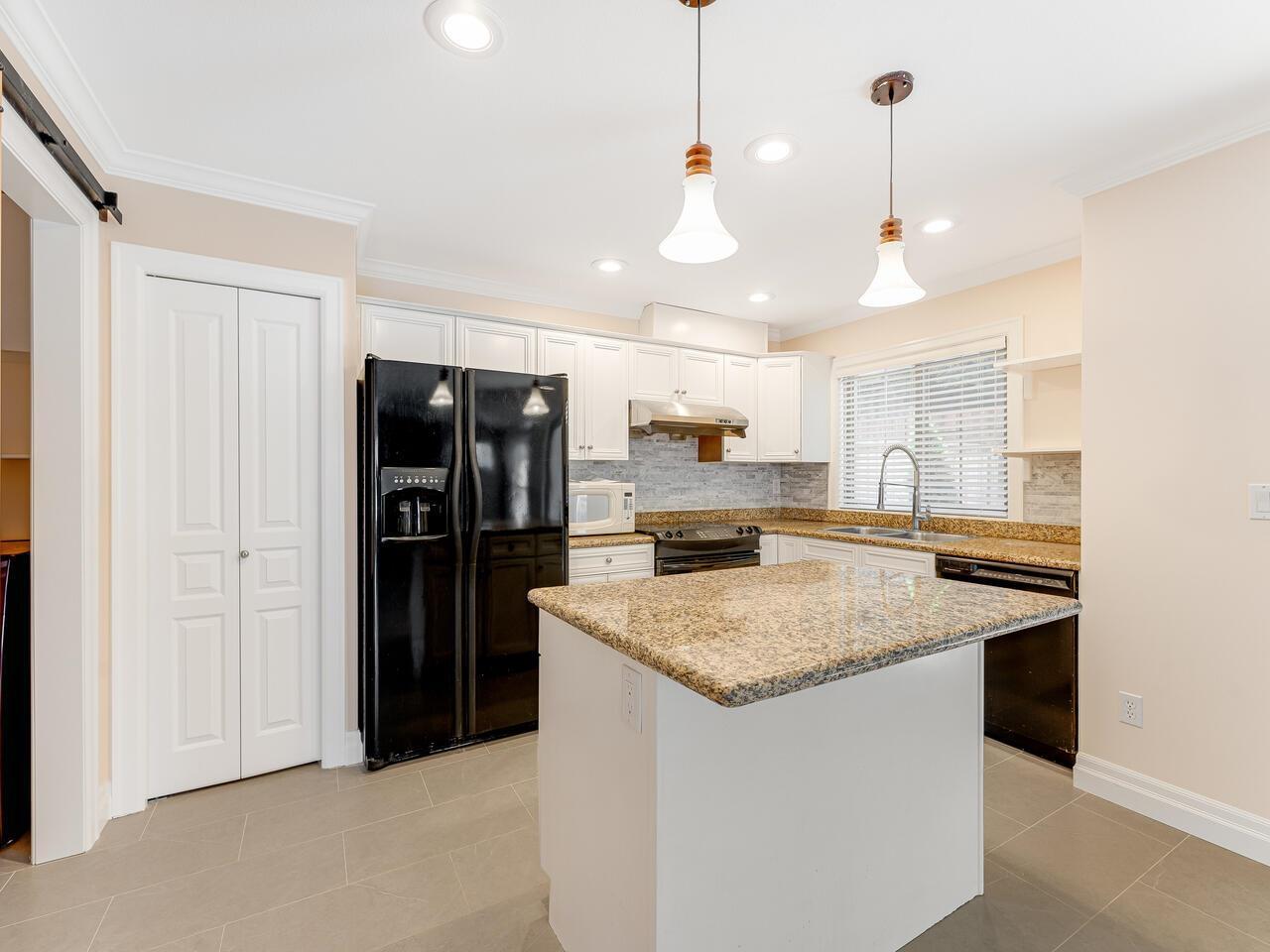 Photo 7 of 8 6449 Blackwood Lane Sardis South, Chilliwack BC