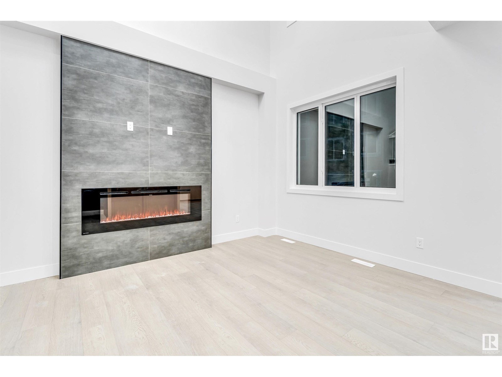Photo 13 of 8414 228 A St Nw, Edmonton AB
