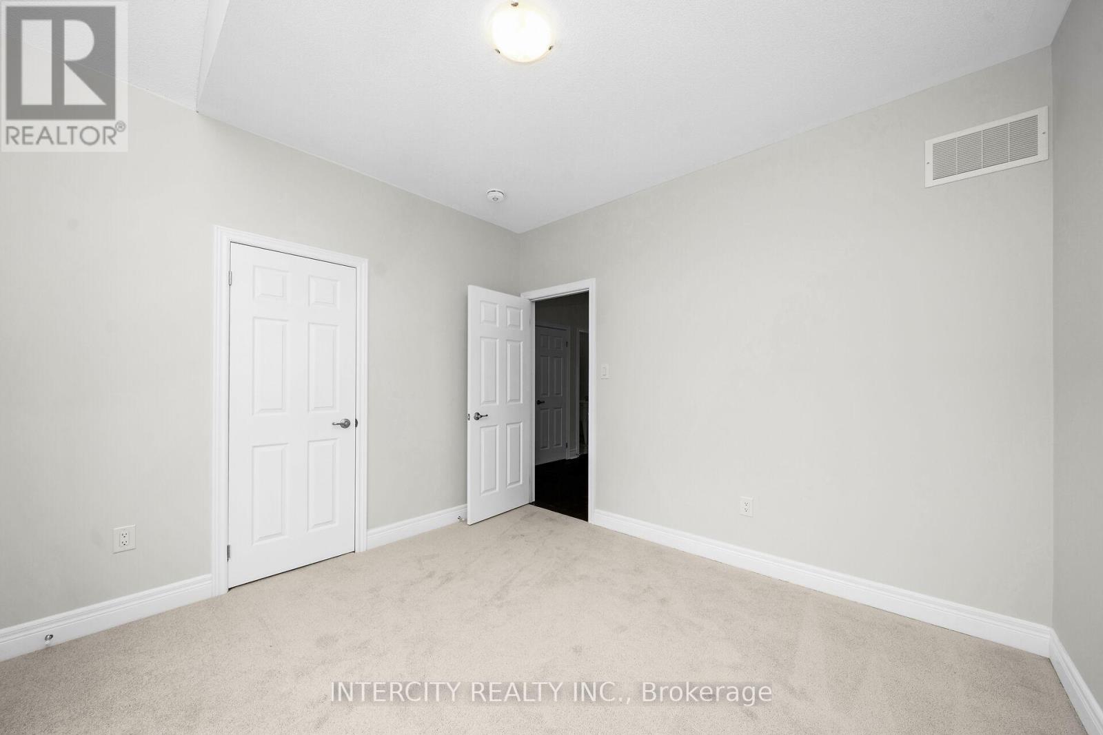 Photo 14 of 20 Kessler Drive, Brampton ON