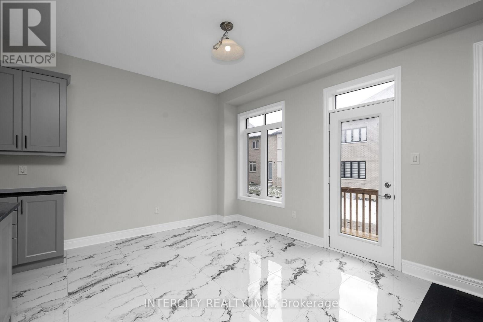 Photo 2 of 20 Kessler Drive, Brampton ON