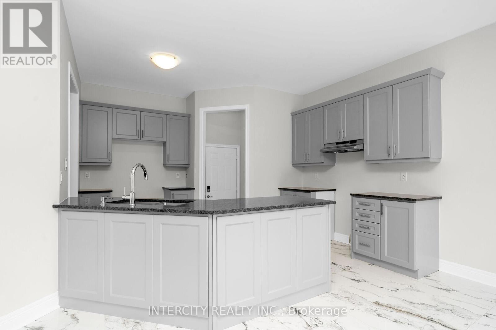 Photo 12 of 20 Kessler Drive, Brampton ON
