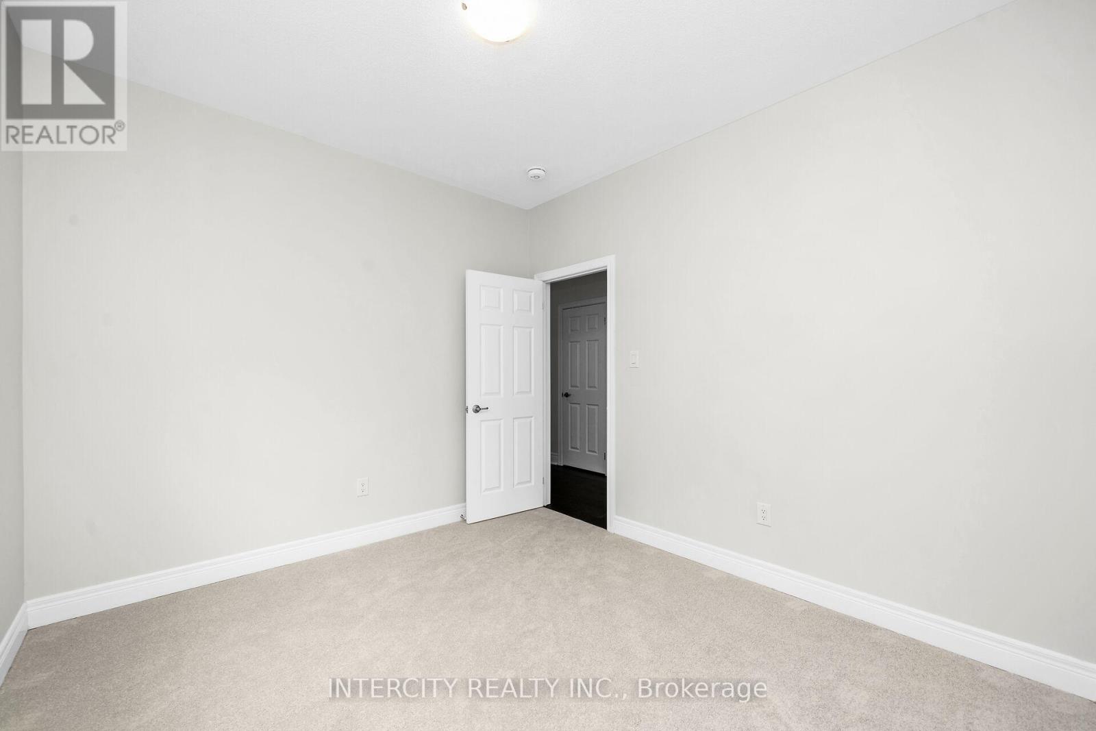 Photo 13 of 20 Kessler Drive, Brampton ON