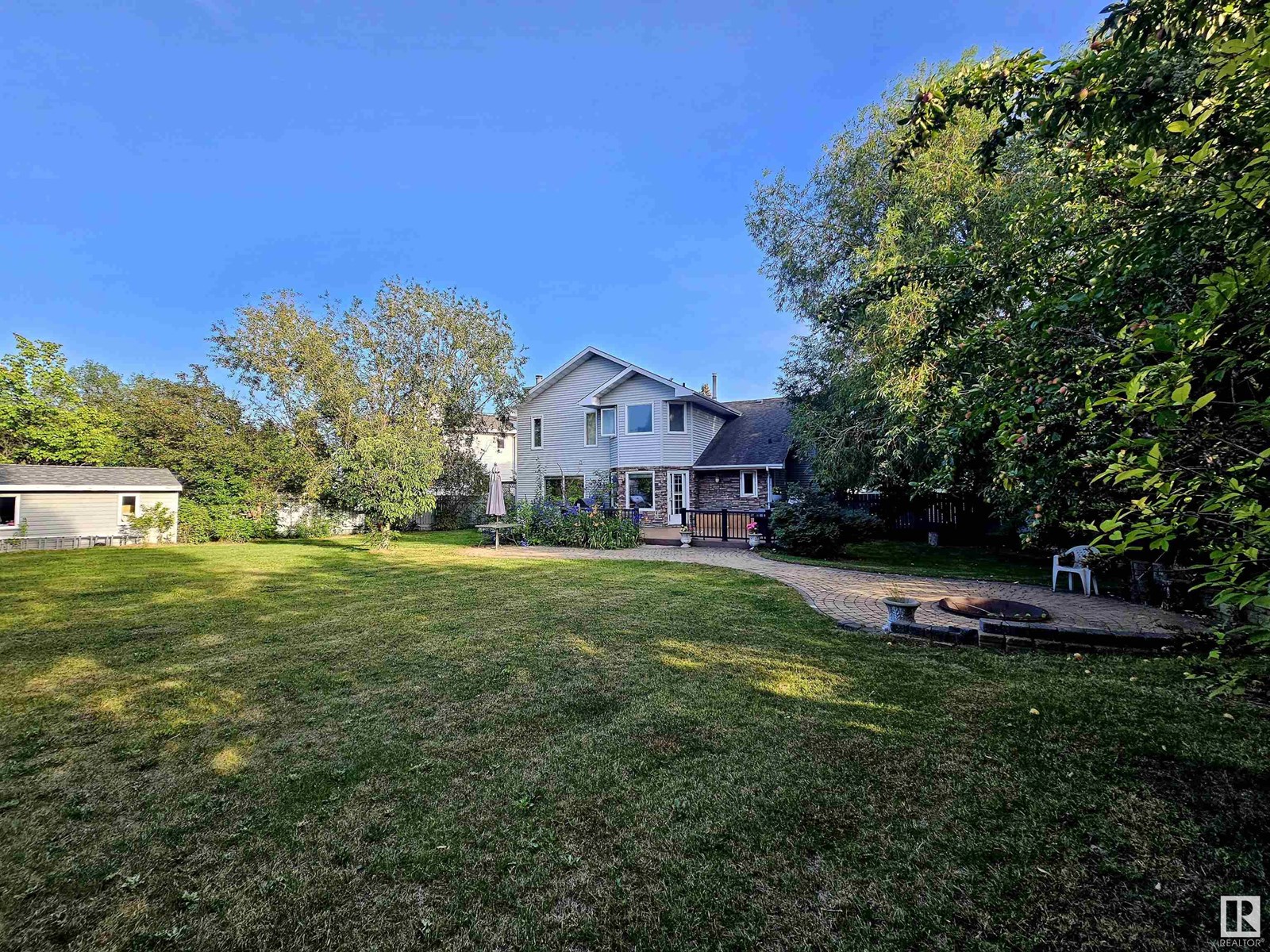 122 GLENCOE BV, Sherwood Park