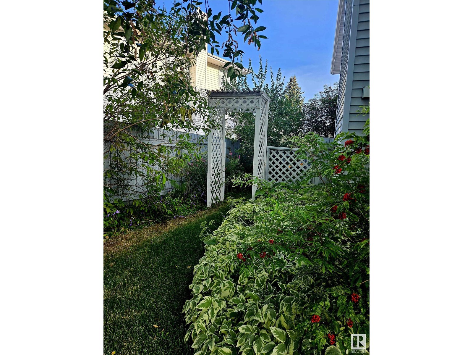 122 GLENCOE BV, Sherwood Park