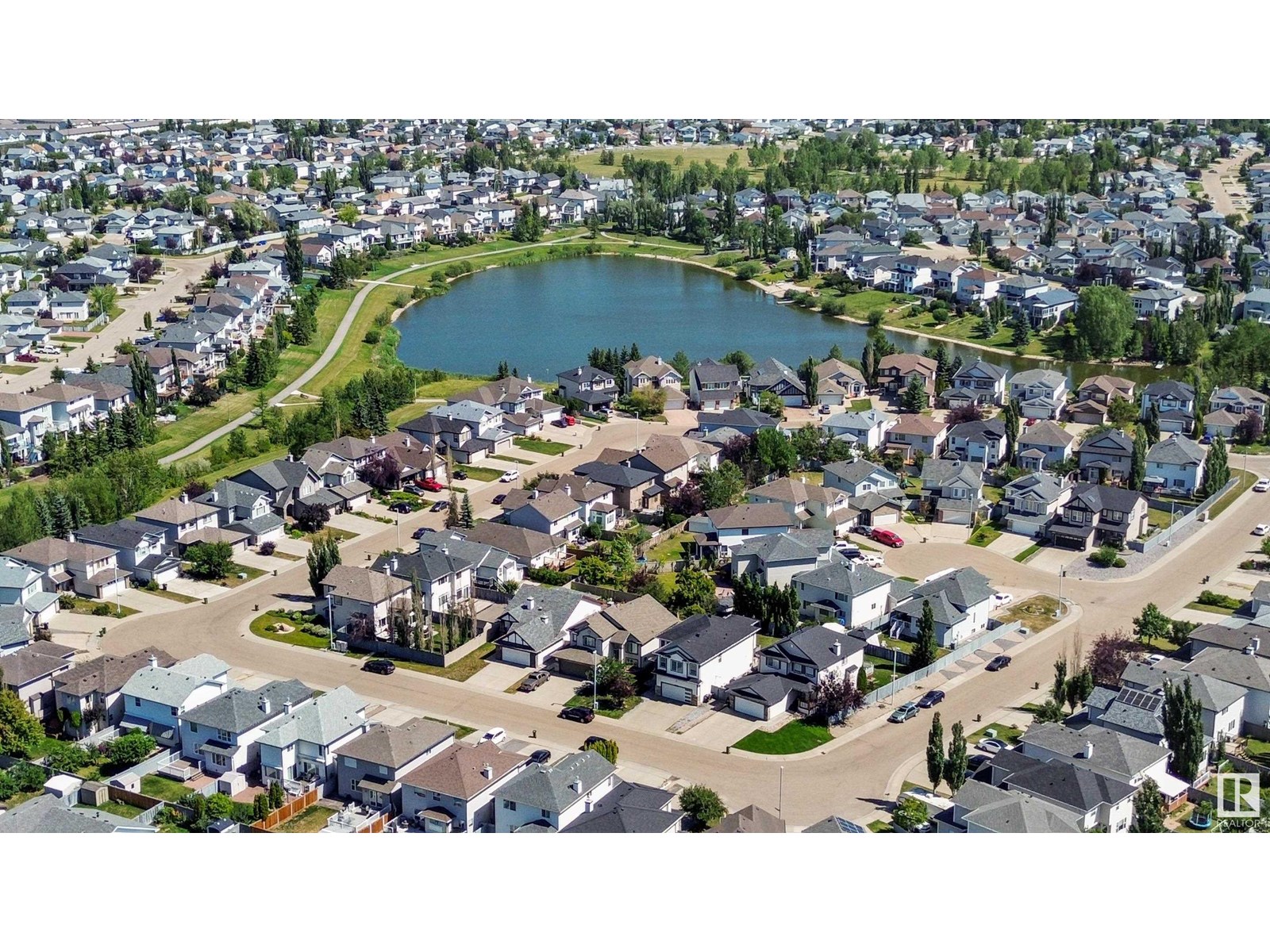 Photo 10 of 356 Calderon Cr Nw Nw, Edmonton AB