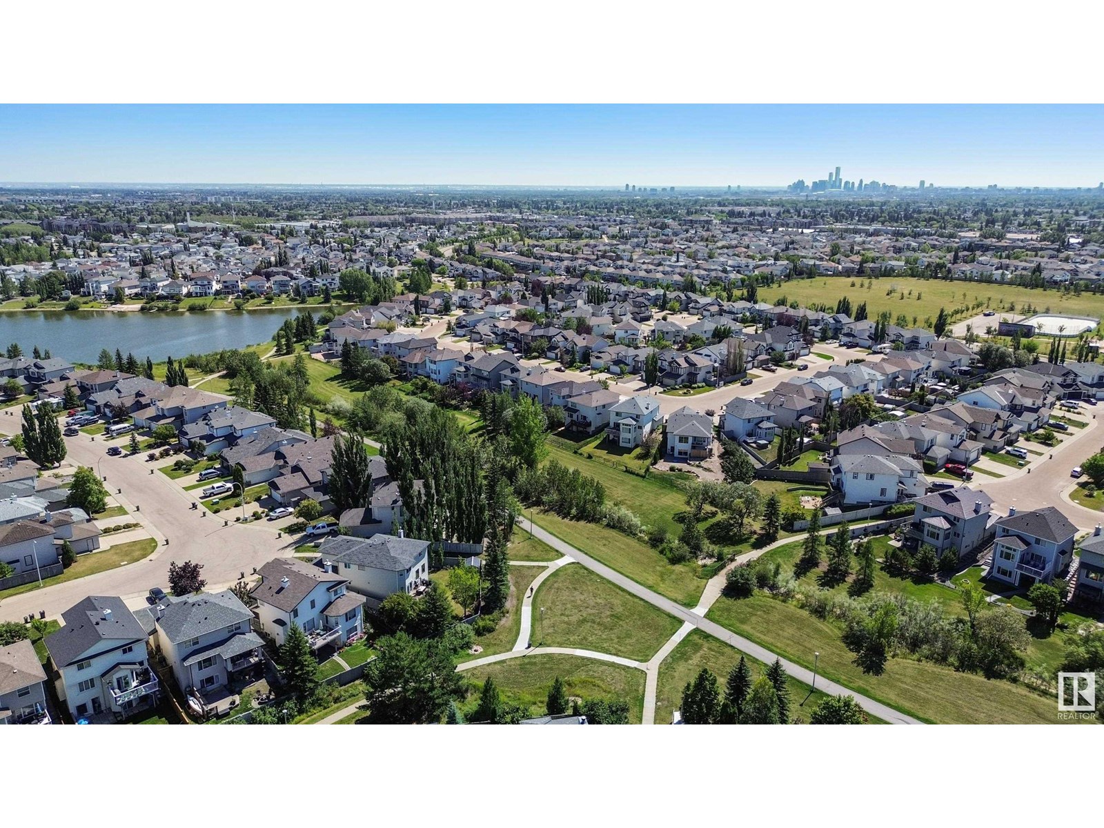 Photo 13 of 356 Calderon Cr Nw Nw, Edmonton AB
