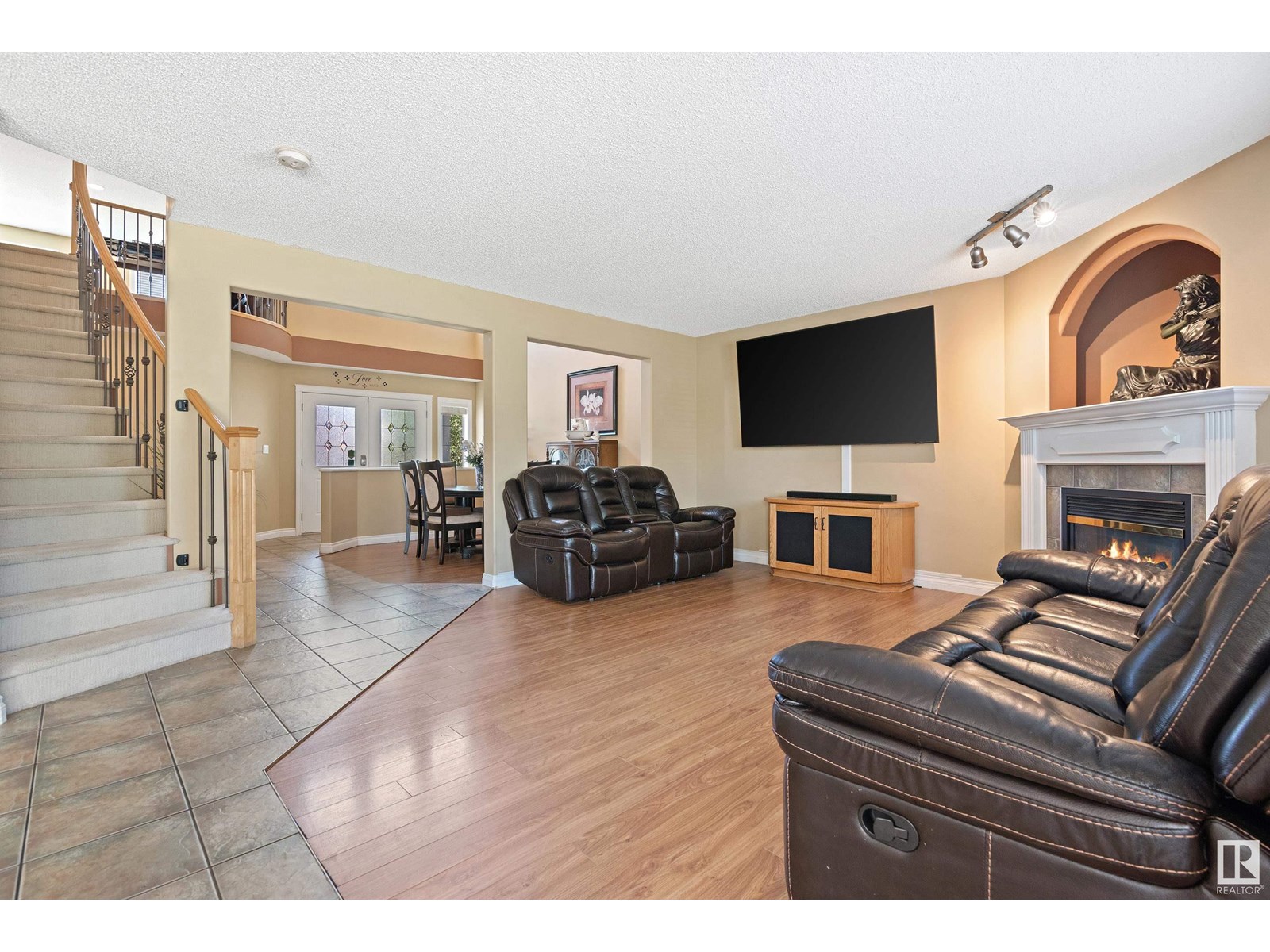 Photo 21 of 356 Calderon Cr Nw Nw, Edmonton AB