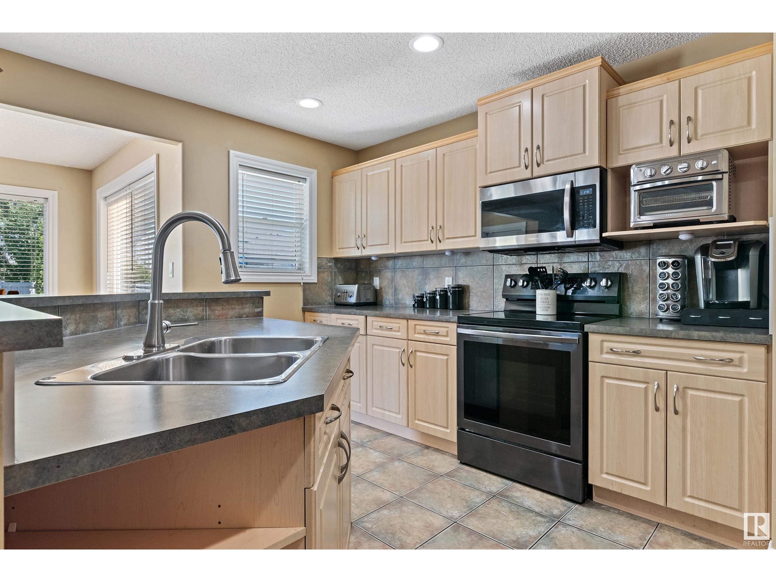 Photo 27 of 356 Calderon Cr Nw Nw, Edmonton AB