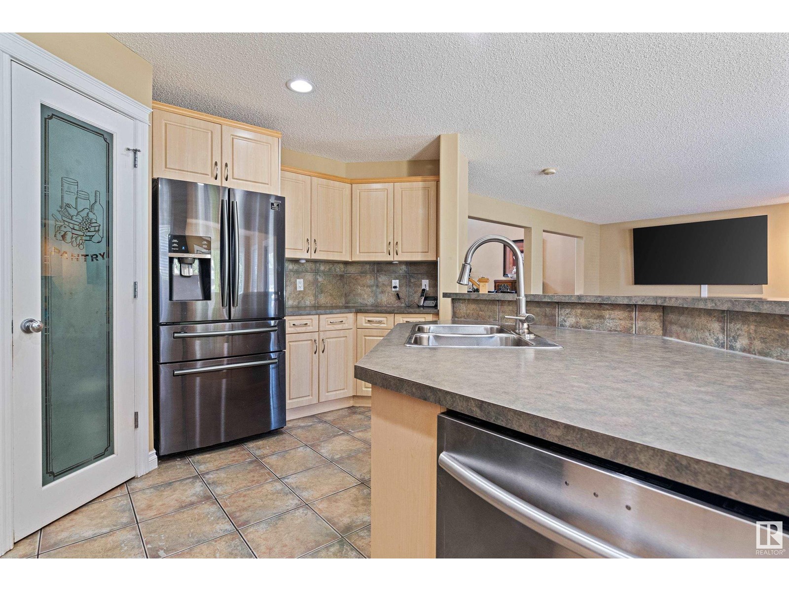 Photo 29 of 356 Calderon Cr Nw Nw, Edmonton AB