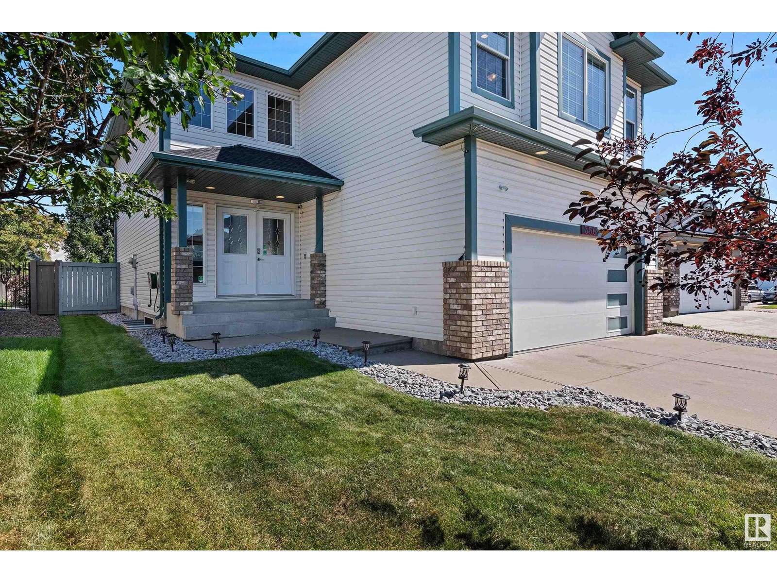 Photo 3 of 356 Calderon Cr Nw Nw, Edmonton AB