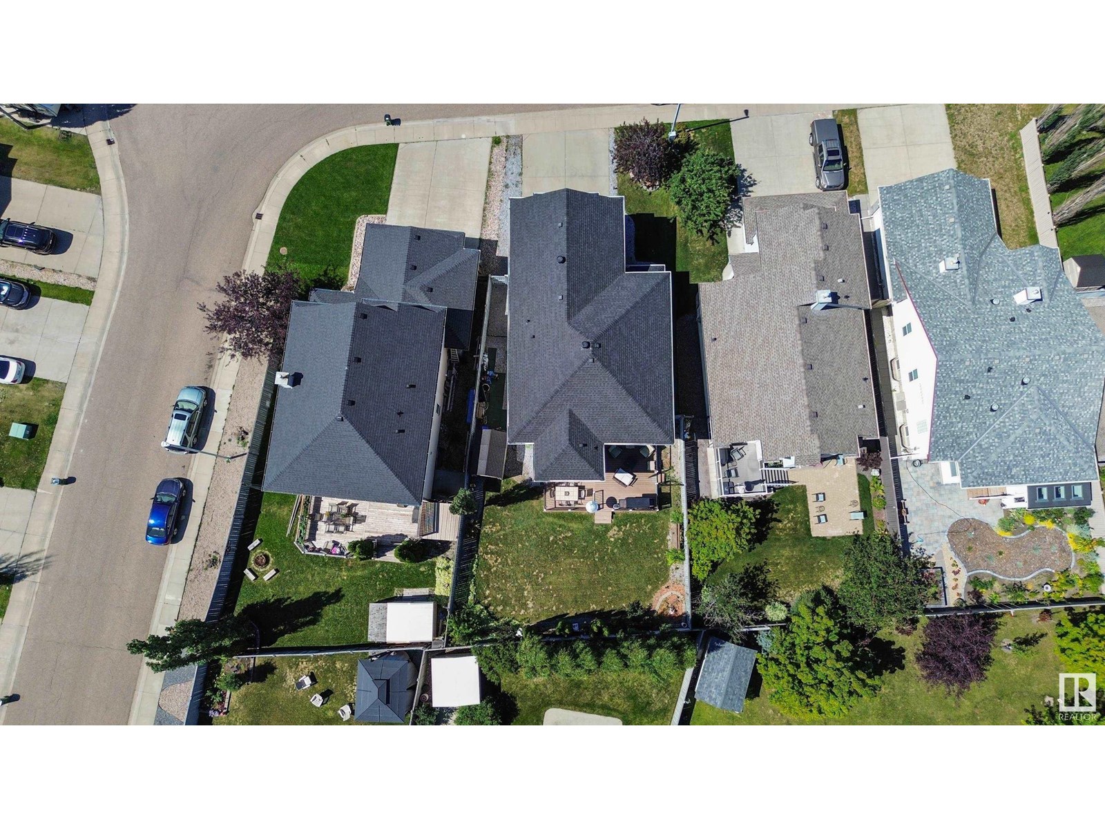 Photo 6 of 356 Calderon Cr Nw Nw, Edmonton AB