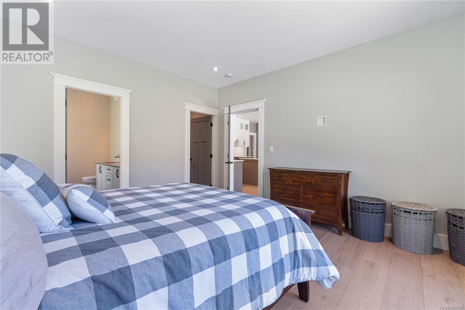Photo 31 of 1227 Burbank Rd, Qualicum Beach BC