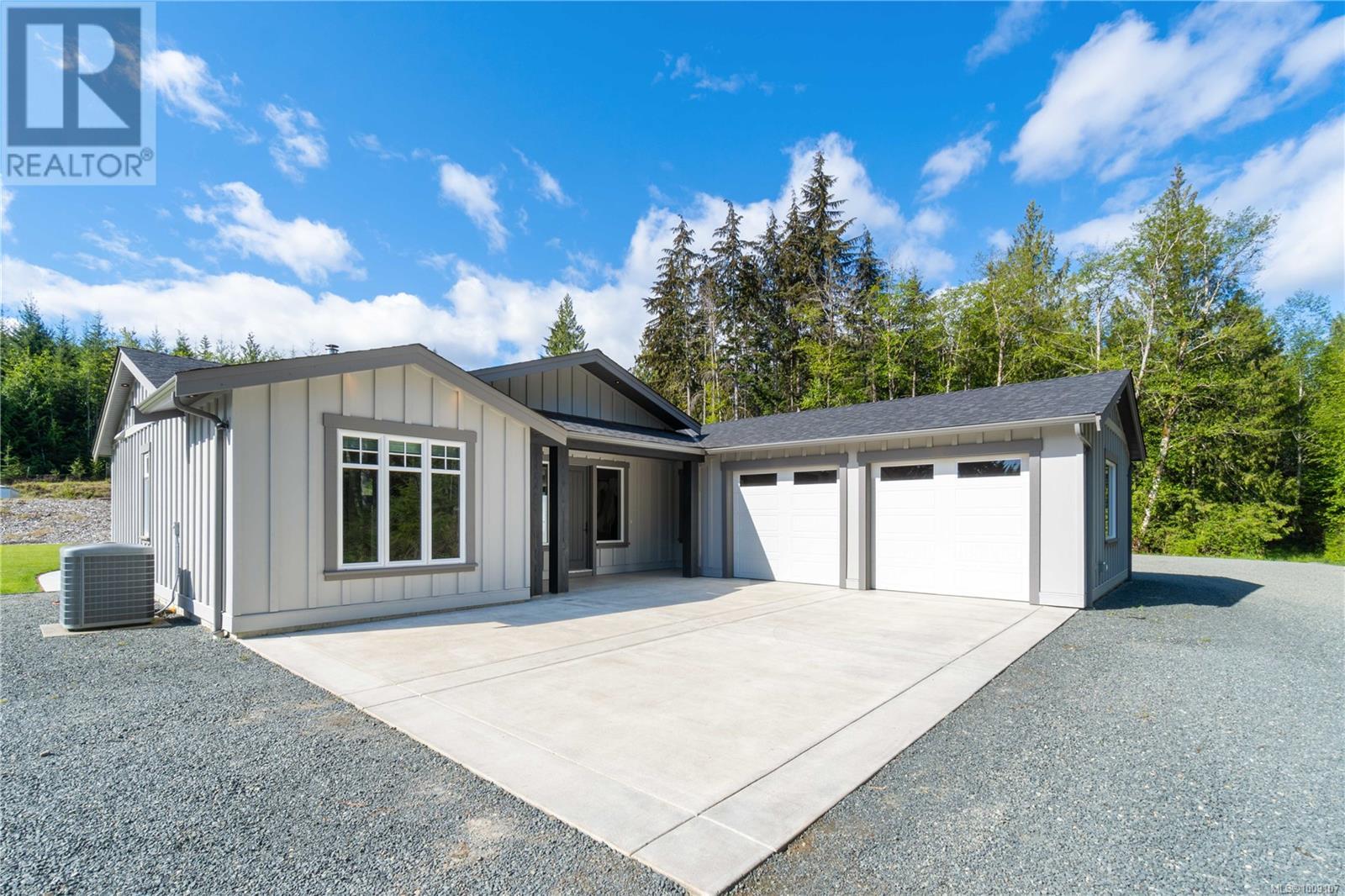 Photo 5 of 1227 Burbank Rd, Qualicum Beach BC