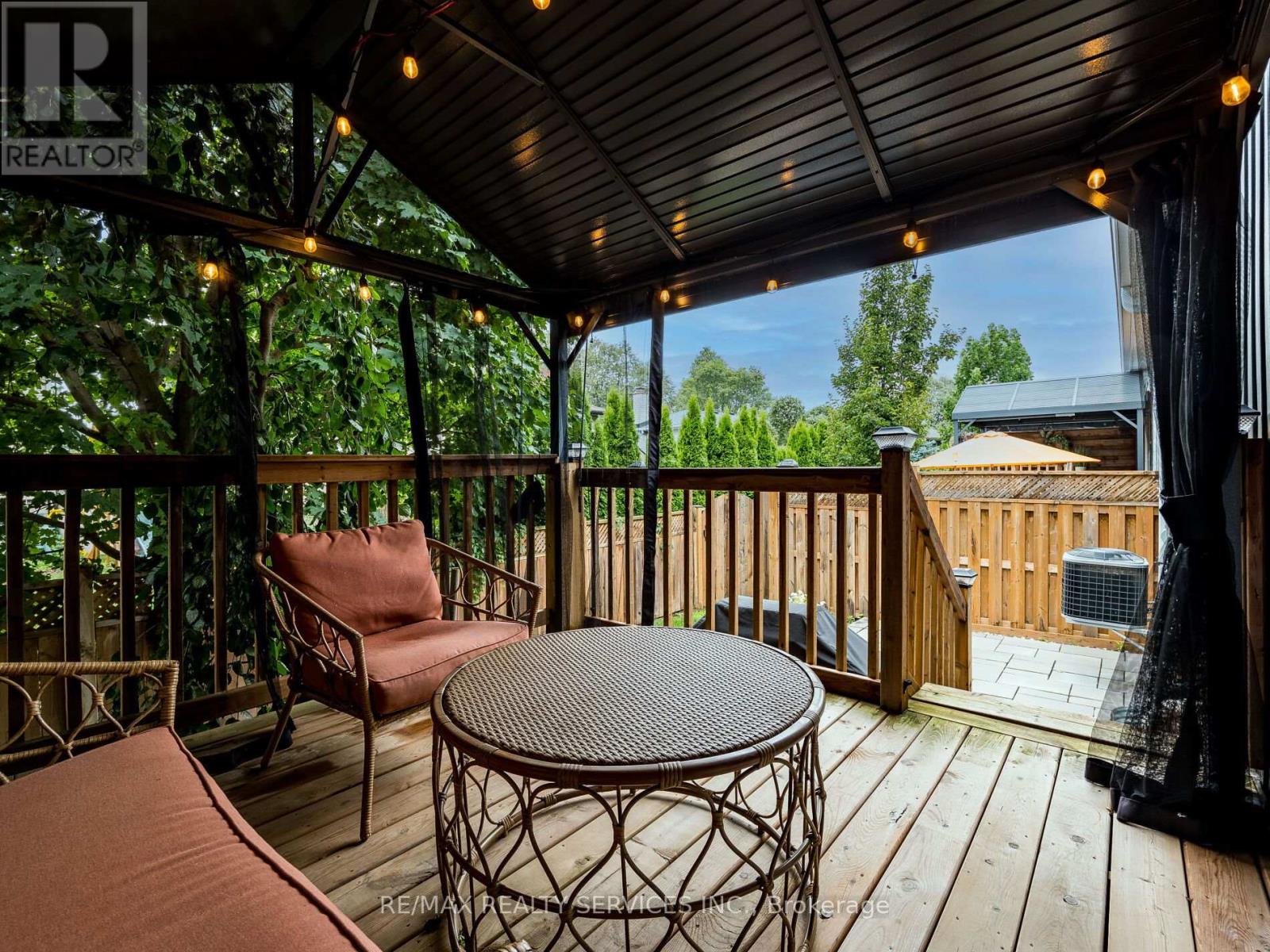 Photo 21 of 18 Princeton Common Street, St Catharines ON