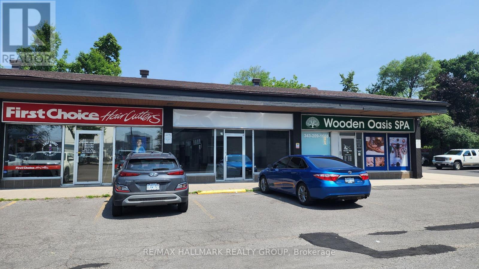 Photo 7 of 3 1717 Bank Street, Ottawa ON