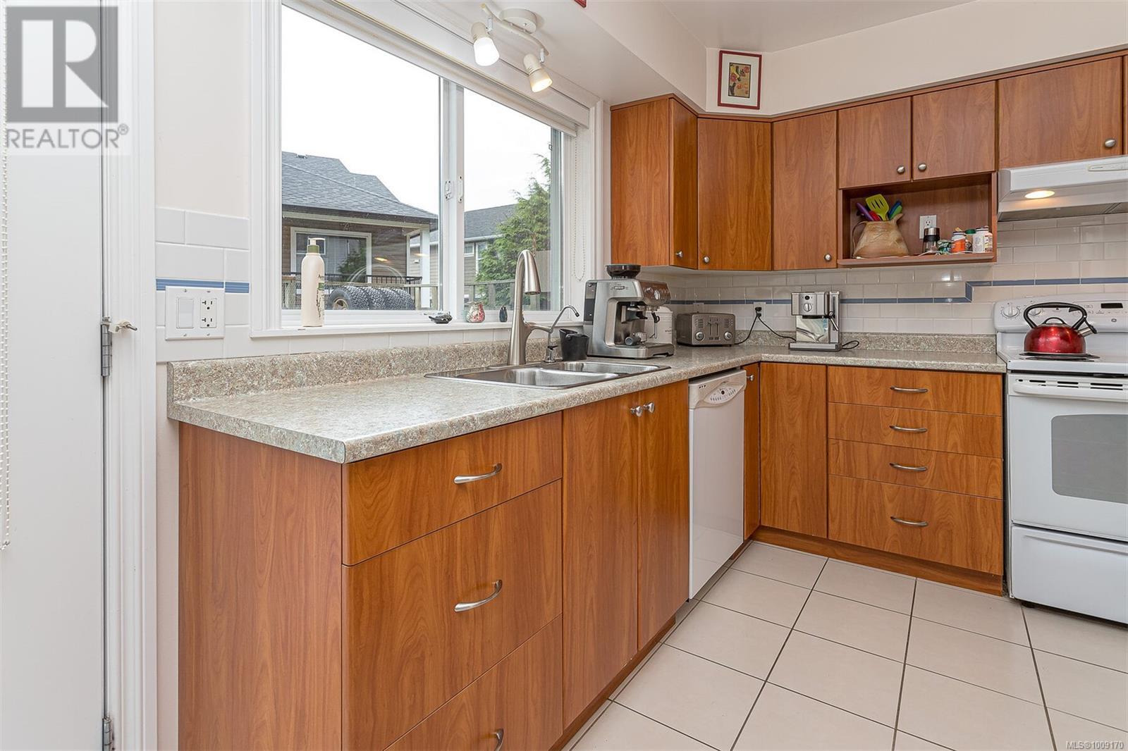 Photo 38 of 1914 Maple Ave S, Sooke BC