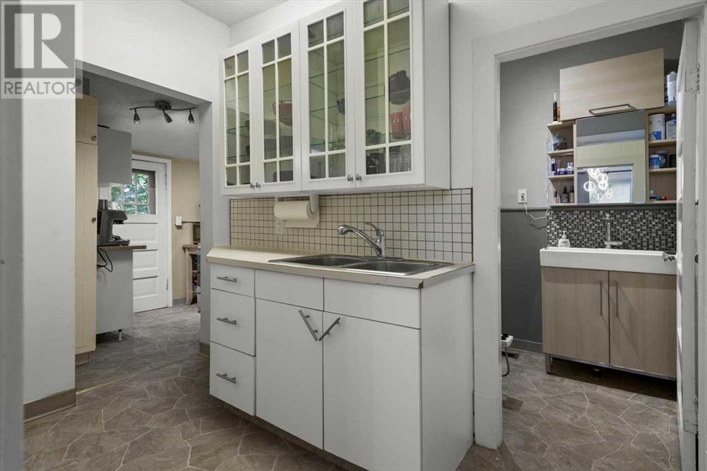 Photo 17 of 221 5 Avenue Ne, Calgary AB