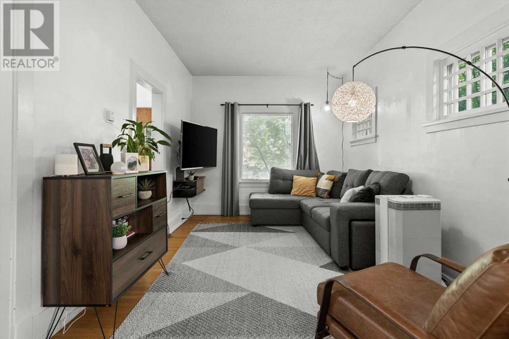 Photo 15 of 221 5 Avenue Ne, Calgary AB
