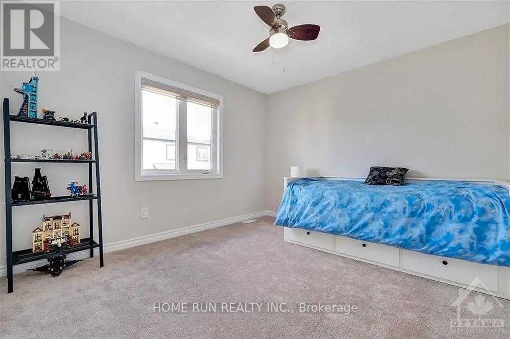 Photo 3 of 574 Malahat Way, Ottawa ON