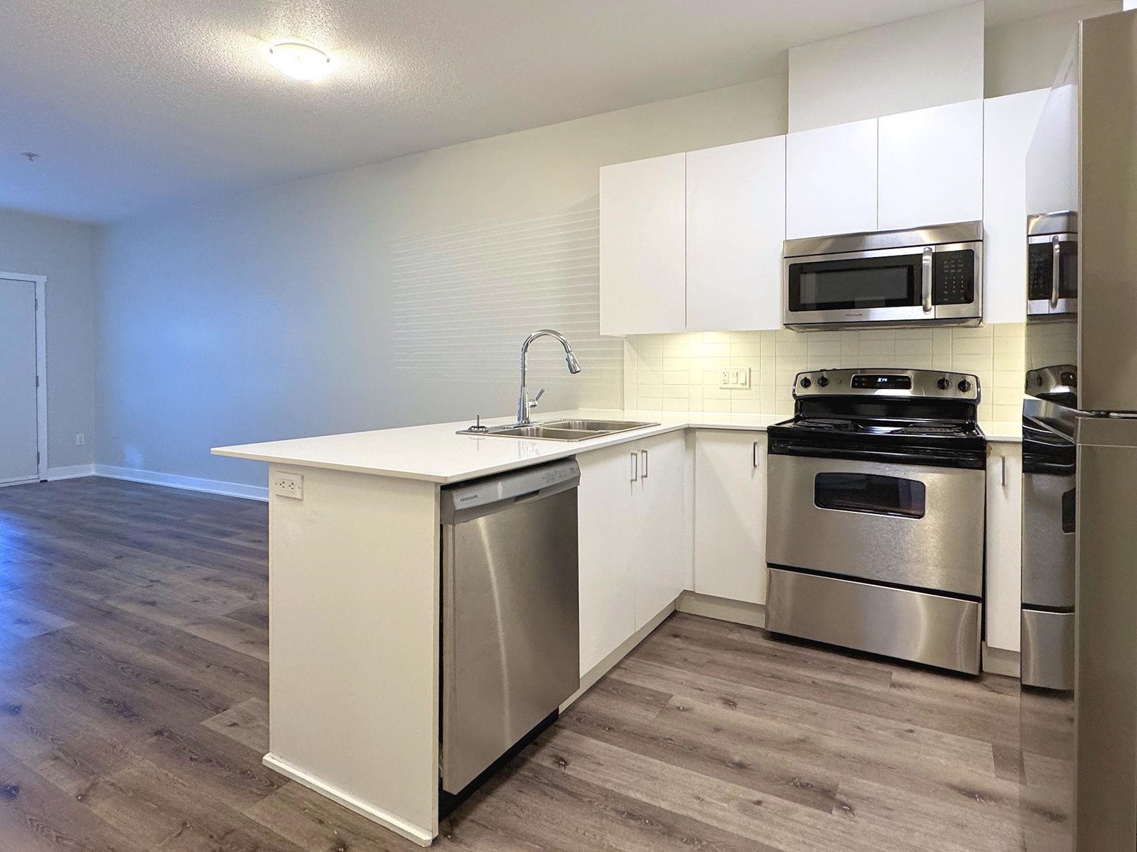 Photo 7 of 102 20460 Douglas Crescent, Langley BC