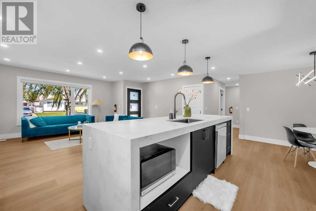 Photo 13 of 9819 2 Street Se, Calgary AB