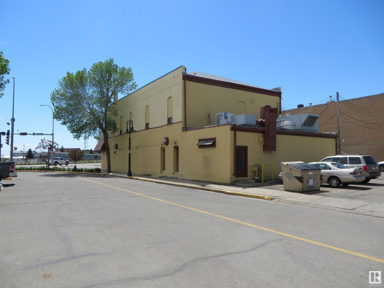 Photo 2 of 4902 50 Av, Lacombe AB
