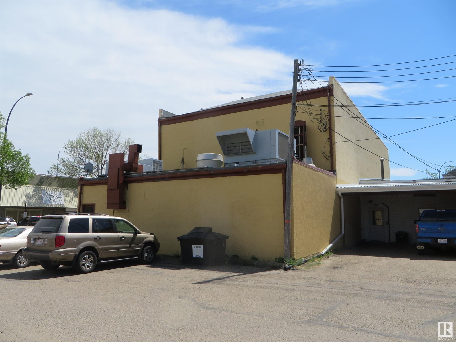 Photo 3 of 4902 50 Av, Lacombe AB