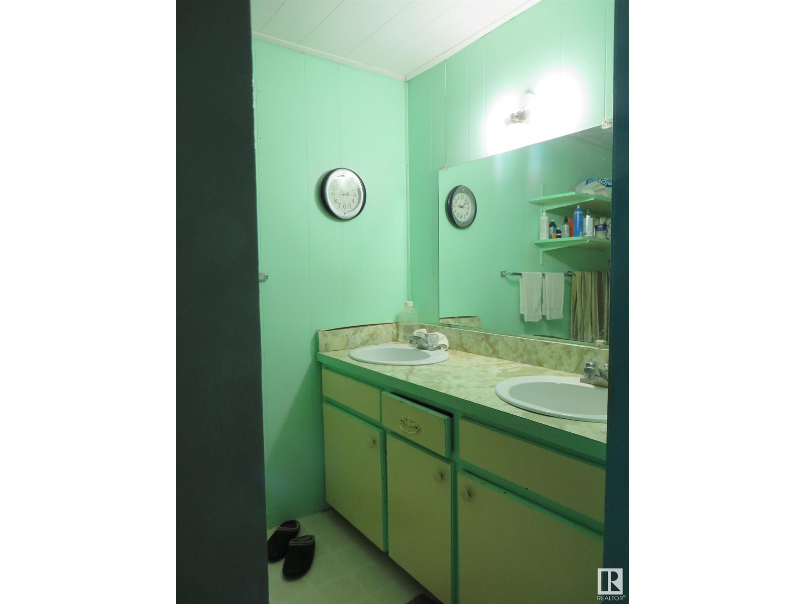 Photo 44 of 4902 50 Av, Lacombe AB