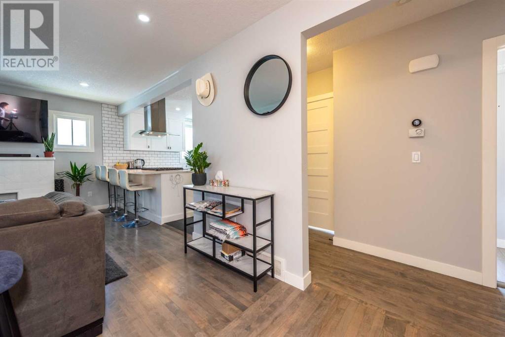 Photo 15 of 219 15 Avenue Ne, Calgary AB